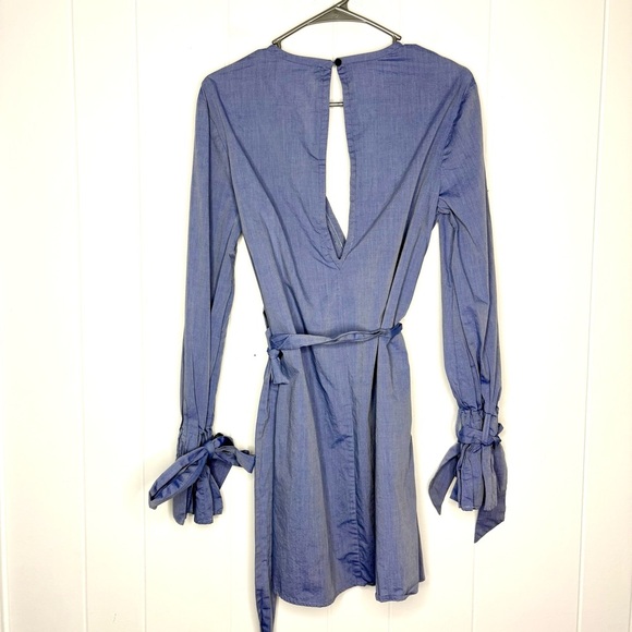C/MEO Collective Shirt Dress Tie Wrap Blue V Neck Mini Women’s Size Medium - Picture 2 of 6